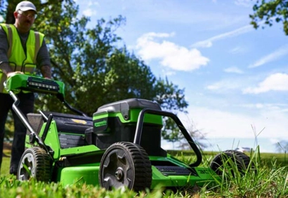 commercial battery powered lawn mowers